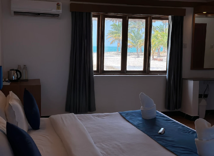1 x Ocean View Sunrise AC Beach Cottages